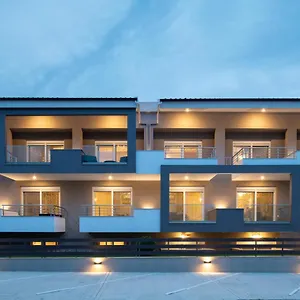 sithonia-suites-luxury-apartments-3-beds.hotelschalkidiki.net/